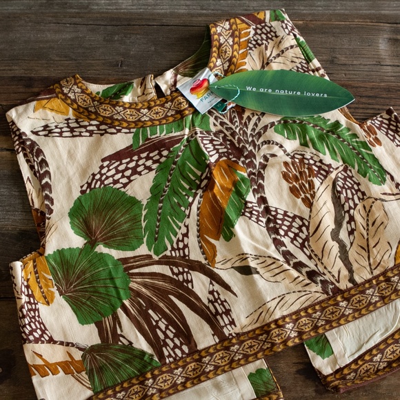 FARM RIO SAND FOLIAGE SKETCH BLOUSE NWT - Picture 8 of 10